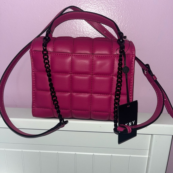 DKNY Brand New Pink Quilted Queenie Top Handle Crossbody Chain Bag - Picture 3 of 7
